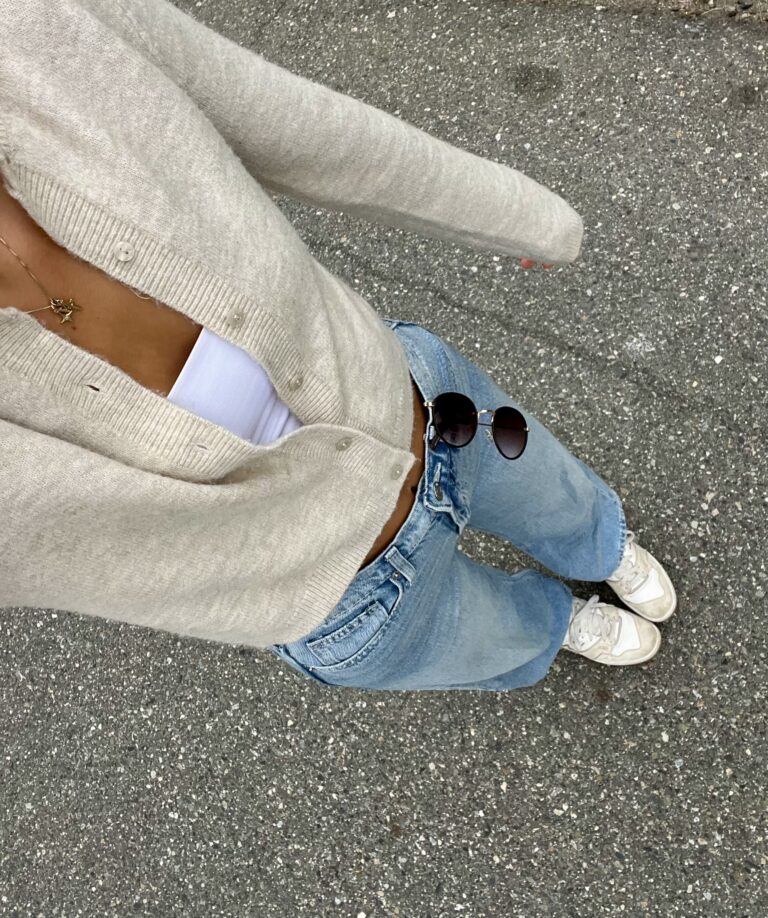 18 Chic Wide Leg Jeans Outfit Ideas to Try Right Now