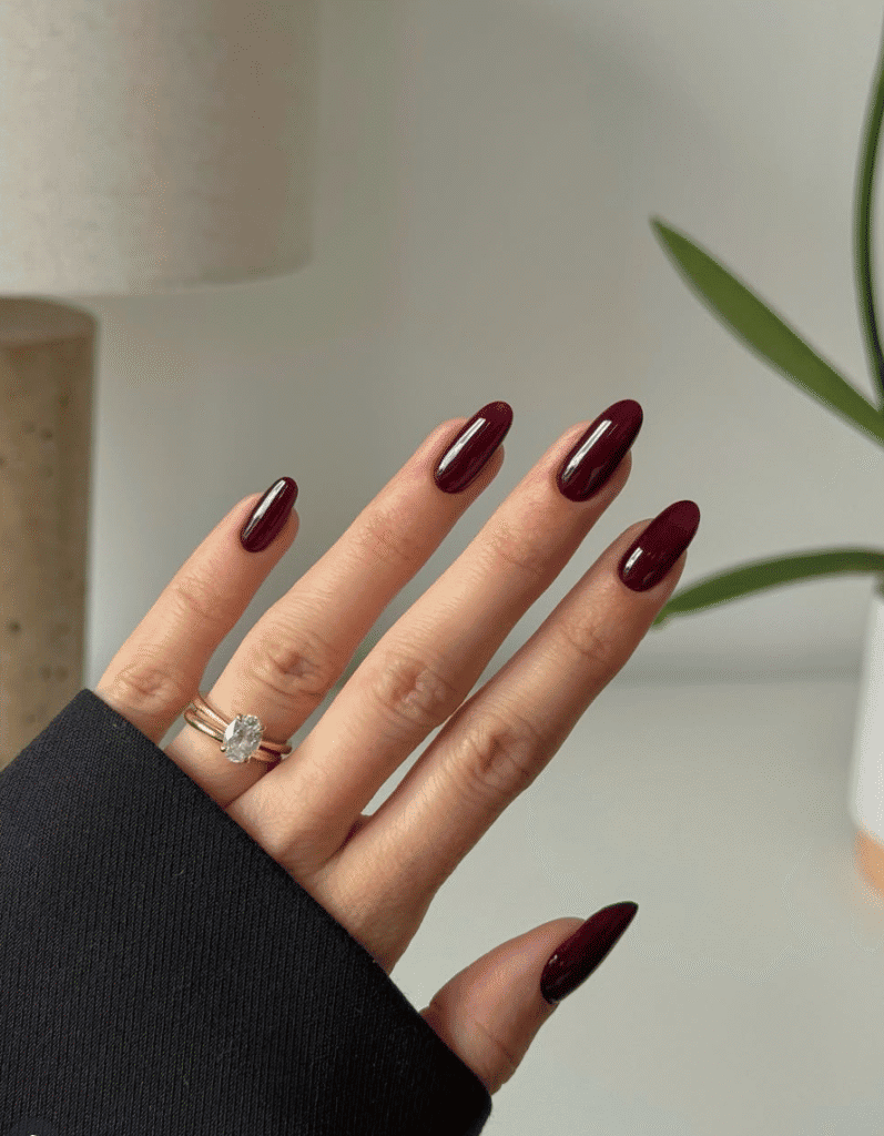 Dark red nails for fall