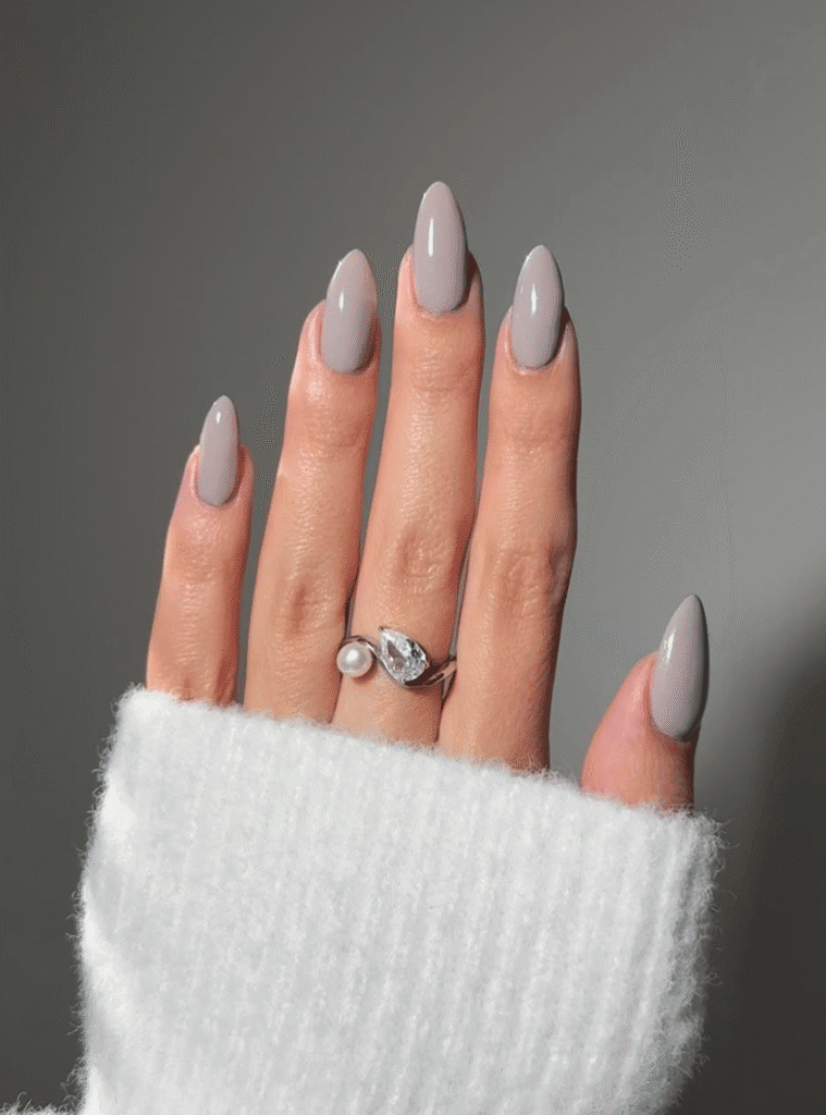 light grey nails 2026